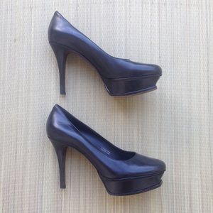 Vera Wang Lavender high heel
