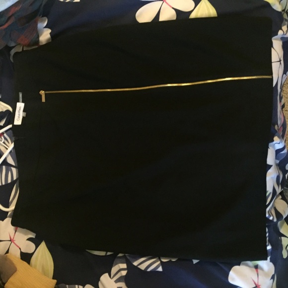 Fitted skirt