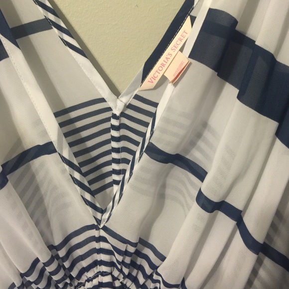 Swimming suit coverup - Picture 2 of 2