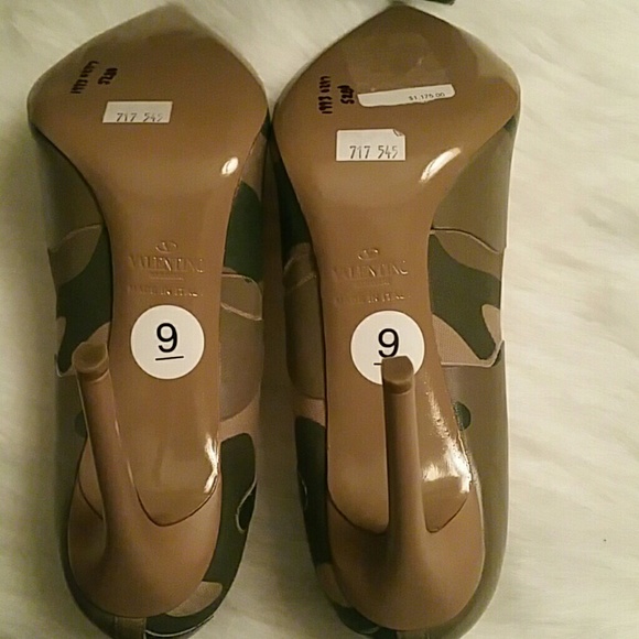 Valentino Garavani Camouflage High Heel Shoes - Picture 4 of 4