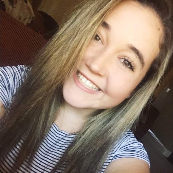 Meet your Posher, Brittney - Picture 1 of 1