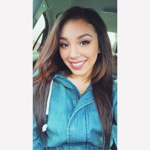 Meet your Posher, Lexis