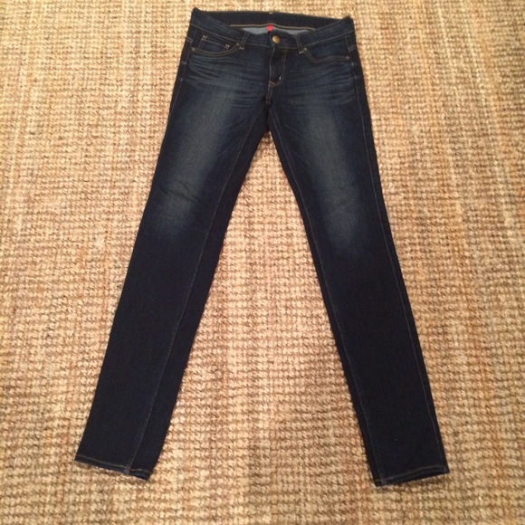 UNIQLO Denim - Uniqlo Dark Wash Skinny Jeans