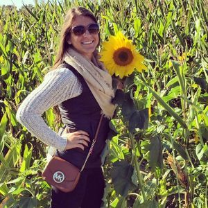 Meet your Posher, Lauren