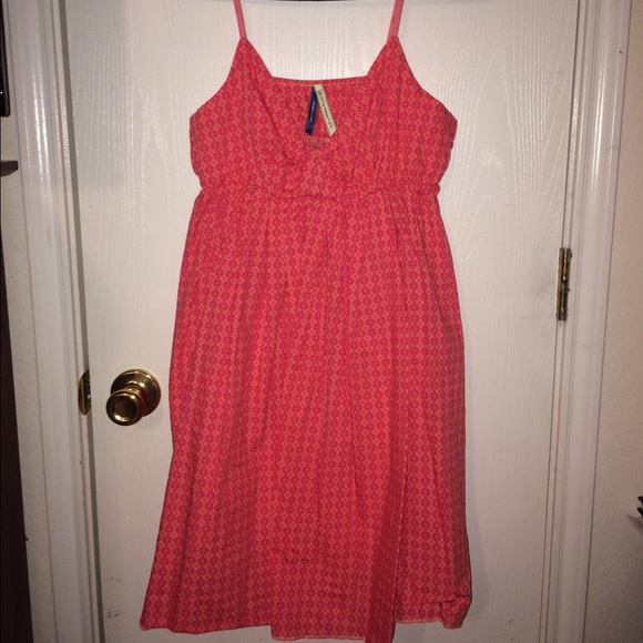 Cute dress!