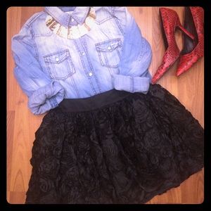 Super cute shirt and skirt combo