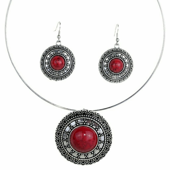 NECKLACE AND EARRINGS SET - Picture 1 of 4