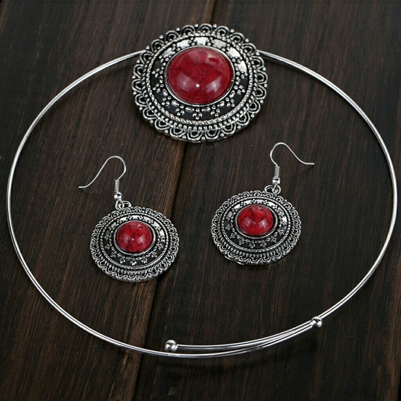 NECKLACE AND EARRINGS SET - Picture 2 of 4