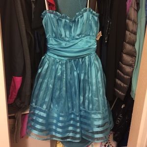 Formal dress size 5/6 Never worn.