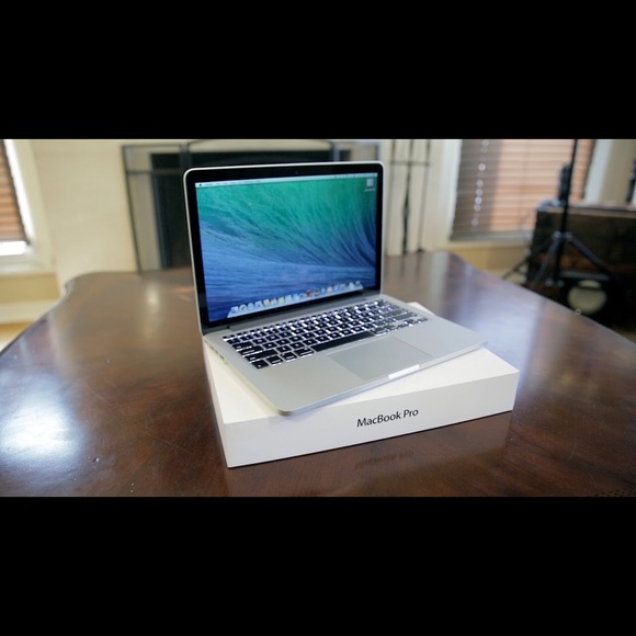 Macbook Pro 17 Inch (2013) - Picture 2 of 4