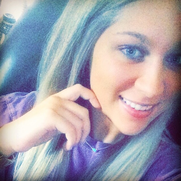 Meet your Posher, Kendall - Picture 1 of 1