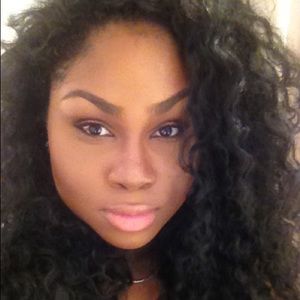 Meet your Posher, Candyce