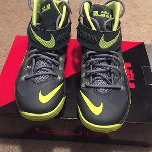 Lebron sneakers