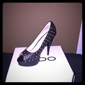 I'm a shopaholic and have too many shoes!