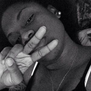 Meet your Posher, Amara