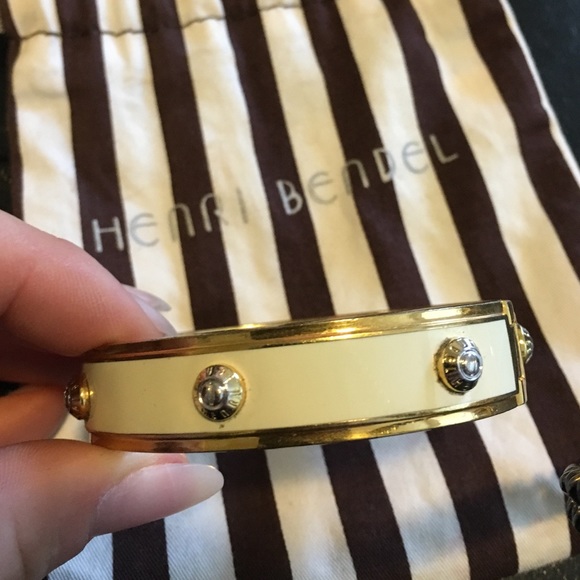 ⁉️Sold⁉️Henri Bendel bracelet