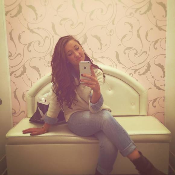 Meet your Posher, Lauren