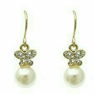 Gold & Pearl petite earrings