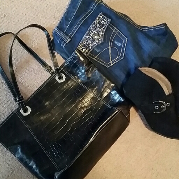 Classic croc-patterned purse