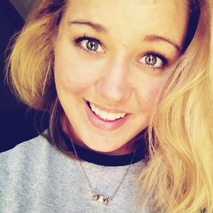 Meet your Posher, Hayley