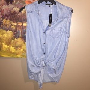Sleeveless bottom down denim top