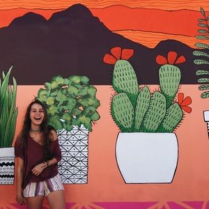 Meet your Posher, Julia