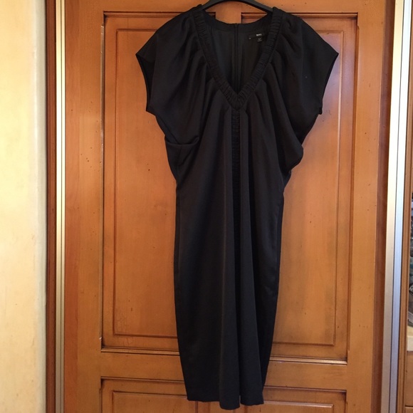 Gorgeous silk Hugo Boss little black dress