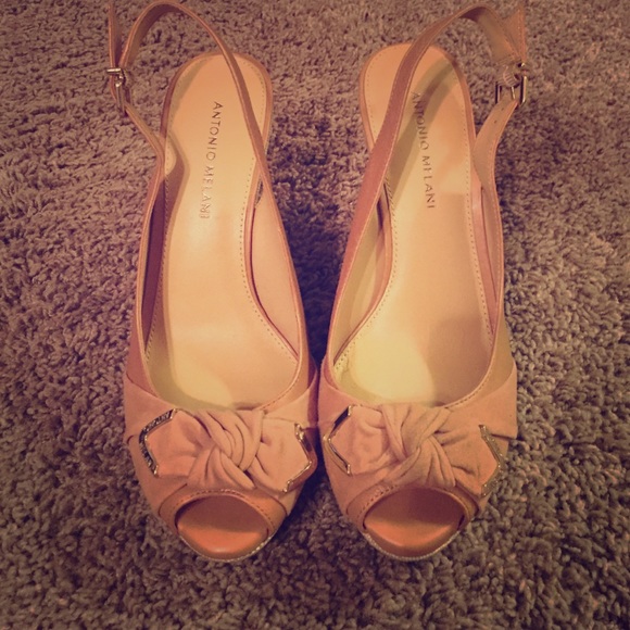 Antonio Melanie wedges!!
