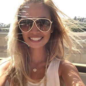 Meet your Posher, Monica