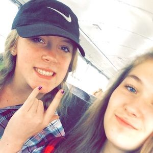 Meet your Posher, Mackenzie