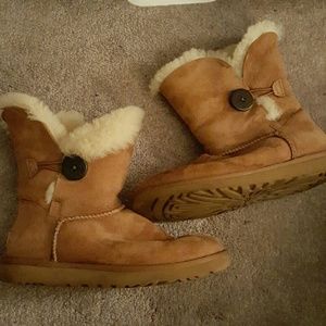 Women's Chestnut 1 Button Ugs