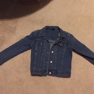 3/4 sleeve jean jacket!!