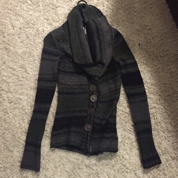 Hunter green/black sweater