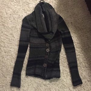 Hunter green/black sweater