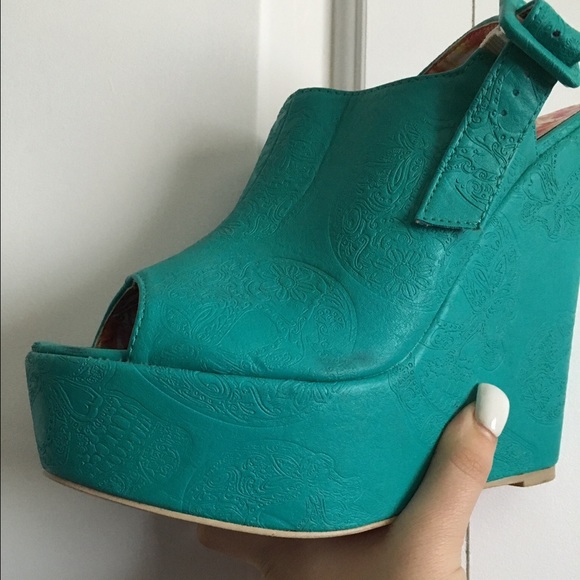 Sugar skull wedges