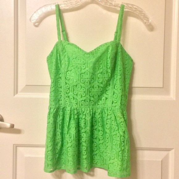 Lily Pulitzer Gardenia Floral Lace Top (NWT!) 🌴