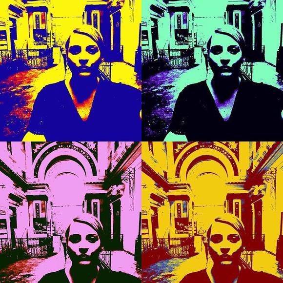 Meet your Posher, Courtney - Picture 1 of 1