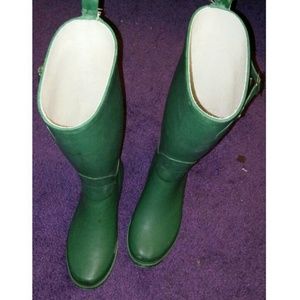 💚 Green rain boots 💚