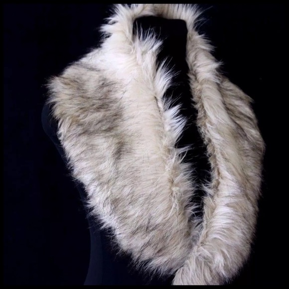 B117 Faux Fur Stole Scarf Off White With Black Tip - Picture 3 of 4