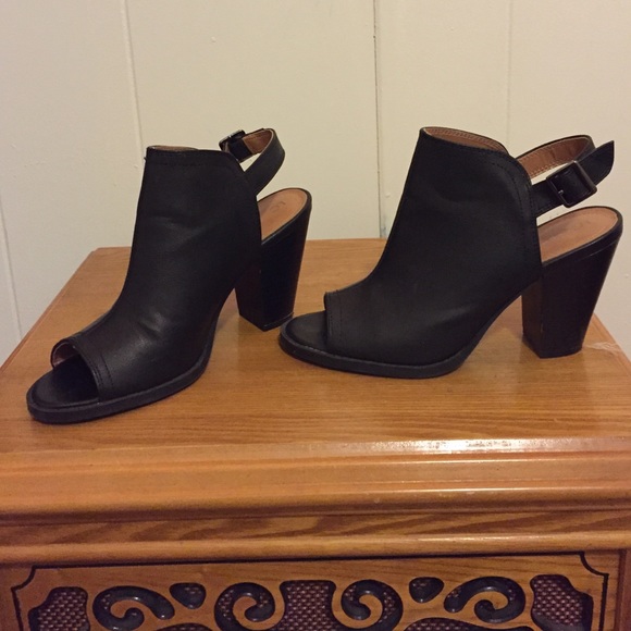 LC by Lauren Conrad mule heel