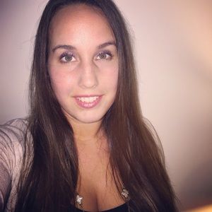 Meet your Posher, Courtney