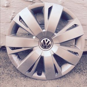 Volkswagen hubcap 16 inch