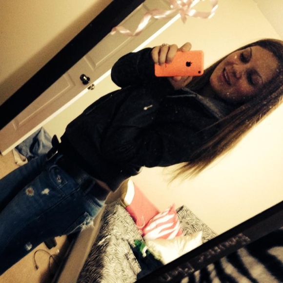 Meet your Posher, Katelyn - Picture 1 of 1