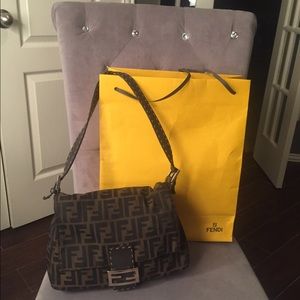 Authentic Fendi- mamma baguette bag