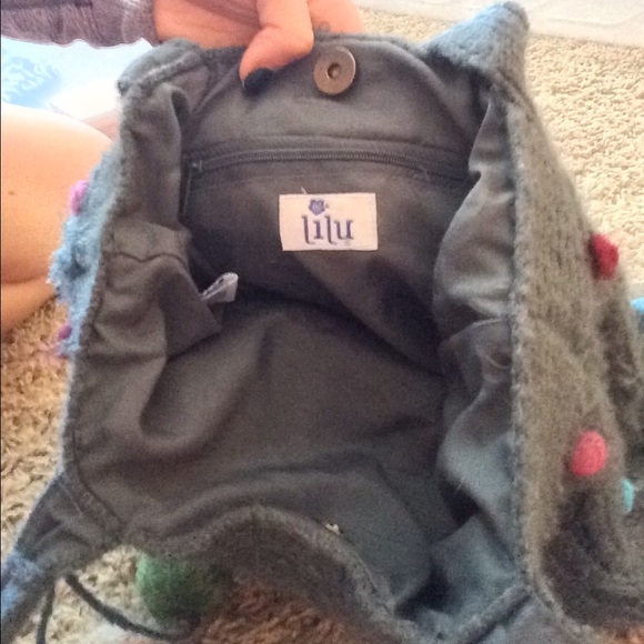 Adorable Sweater Handbag! - Picture 3 of 3