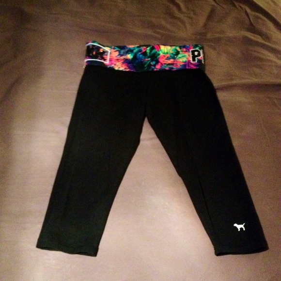 Yoga capris VS pink