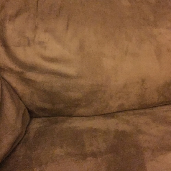 Meet your Posher, Ashley - Picture 1 of 1