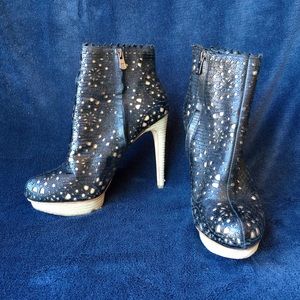 bcbg black and nude heels