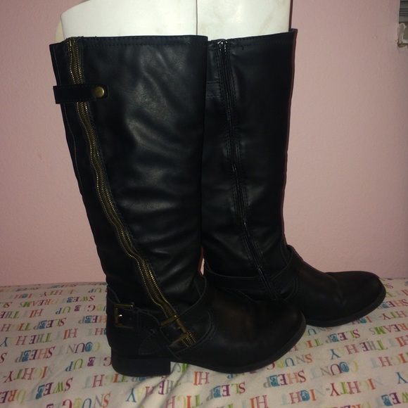 Black riding boots