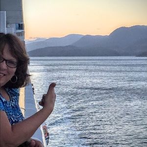 Meet your Posher, Sandra